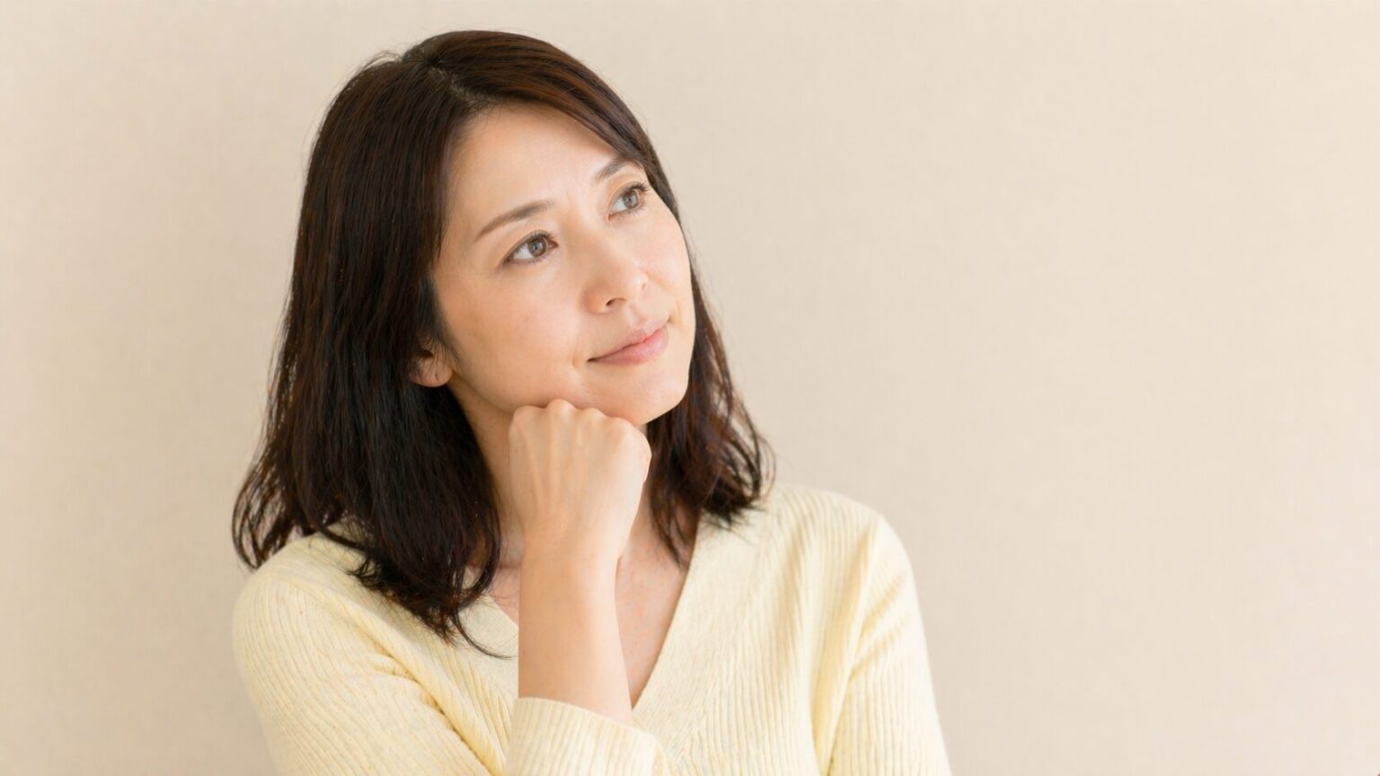 首の後ろの肉が盛り上がる原因は病気?症状別に解説 | アイシークリニック上野院